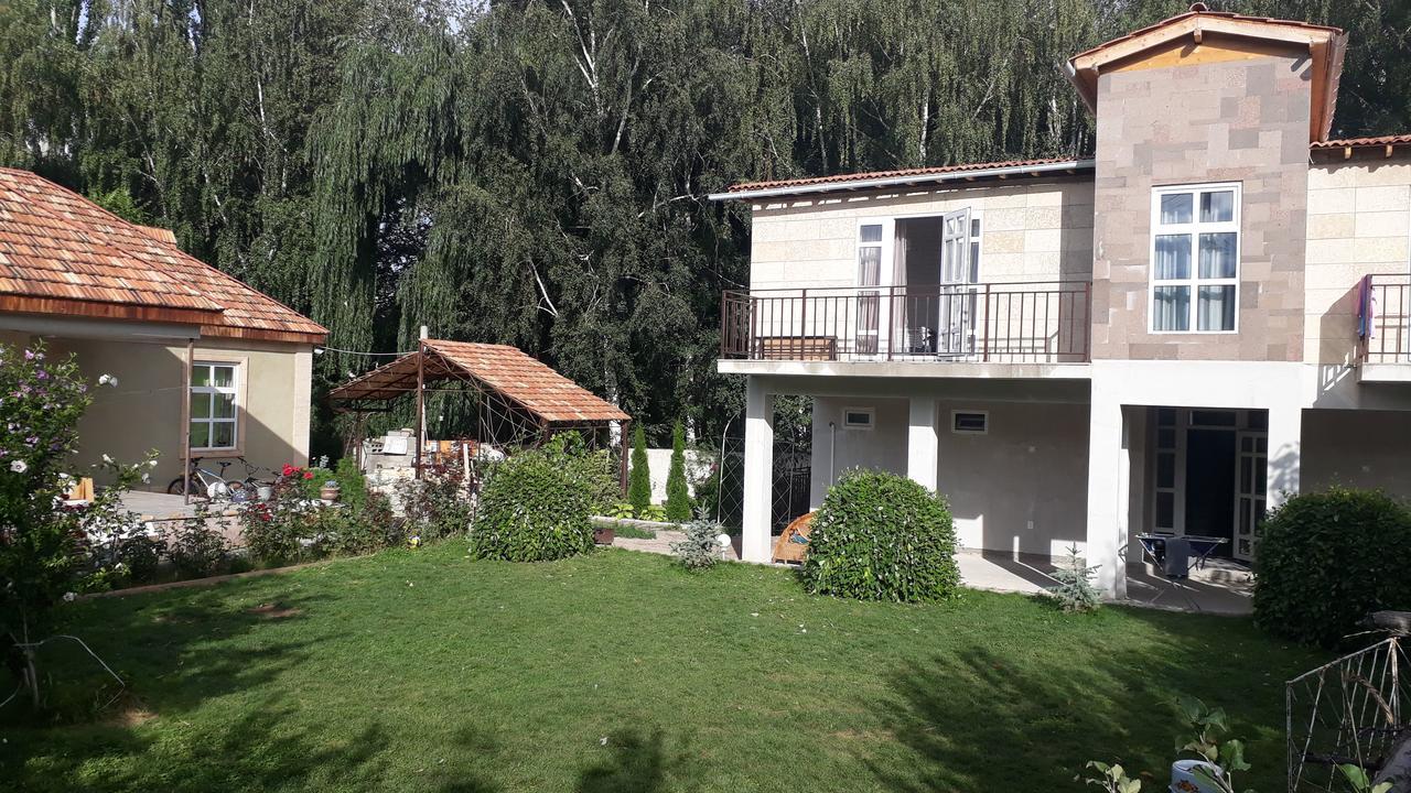 Zaton Guesthouse Чолпон-Ата Екстер'єр фото